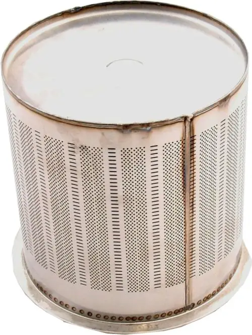 Edelstahlbrenner mit durchgehenden Lüftungslöchern, metallischer Oberfläche und runder Form. Produkt von Wolf, geeignet für spezifische Heizsysteme.